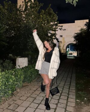 Heba Nour Instagram - سلامات من الشام القديمة🌹