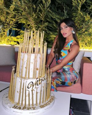 Heba Nour Instagram - سنين عم تمرق، وبفضل الله، كل سنة احلى من اللي قبلها🙏🏻.
سنين فيها الحلو وفيها المر، بس يوم عن يوم بيزيد تمسكي بالأشياء الحلوة وبس، الحمدالله على كل محب قريب و وفي طيب موجود بحياتي، بخليني اعرف بأني لولا محبة القراب ما بكون سعيدة متل ما انا ❤️
نعمة الحب بحياتي ما بقدر قدرها بثمن، بس اللي بدعي الله فيه، انه يضلوا الغاليين على قلبي والمحبين منورين أيامي 🥰🤟🏻
شكراً لمعايداتكم ولمحبتكم ❤️ 🎂 .
#mybirthday #hebanour  #هبة_نور