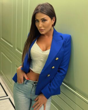Heba Nour Instagram - Your eyes were made for my heart to love ....
..☺️💙.
#hebanour #هبة_نور