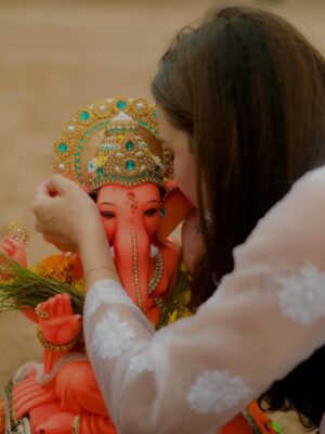 Heli Daruwala Instagram - Love , blessings and modaks 🤍🧿🙏🏻