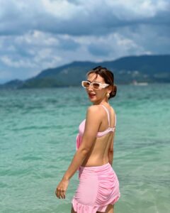 Actress Heli Daruwala HD Photos and Wallpapers November 2024