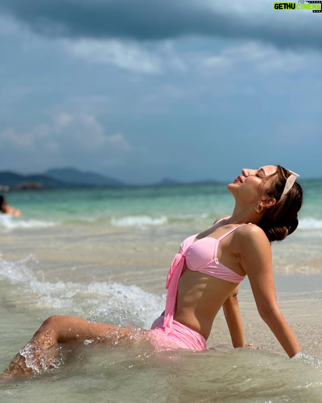 Heli Daruwala - 51K Likes - Ocean for days >>>
🩷🧿