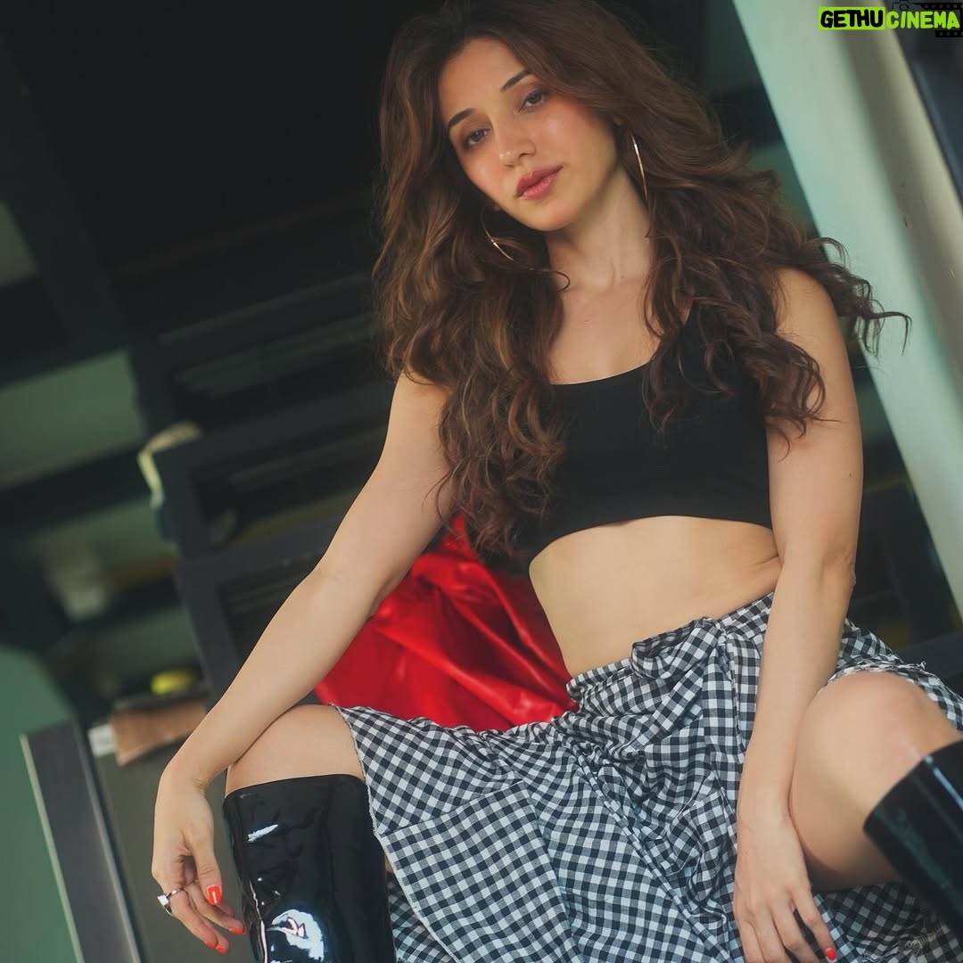 Heli Daruwala - 46.7K Likes - Haanji?? 🌶️ 💫🌝 only #IYKYK🧿
📸 @shreyasamin_