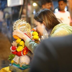 Heli Daruwala Instagram - पुढच्या वर्षी लवकर या ..🥹🧿♥️
Ganpati Bapppa Morya 🙏🏻