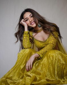 Actress Heli Daruwala HD Photos and Wallpapers September 2025