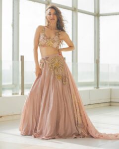 Actress Heli Daruwala HD Photos and Wallpapers November 2024