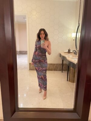 Hend Abdel Haleem Instagram - 🐰🐣💜
Dress: @nannoscloset