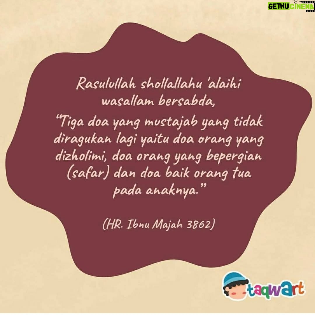 Herfiza Novianti - 67.4K Likes - Salah satu kisah yang aku jadikan pelajaran.

Kalo anak-anak lagi “heboh” nya Masya Allah, coba belajar untuk bilang, “ya Allah, anak soleeehh.. anak solehaahh.. anak pinteeer.. anak surgaa.. ini mah hafidz/hafidzah Qur’an..”

*walaupun ngomongnya sambil tarik urat* 😅

Semoga Allah selalu memberikan pertolongan dalam mendidik anak-anak kita, dan semoga anak-anak kita menjadi anak yang bertaqwa kepada Allah Subhanahu wa Ta’ala. Aamiin..

Sumber: @taqwart