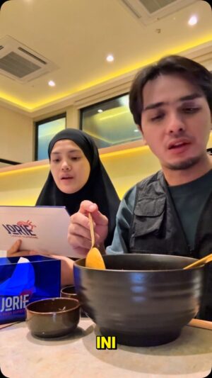 Herfiza Novianti Instagram - Sepiring berdua ?
#CeritaMOYAPOYA