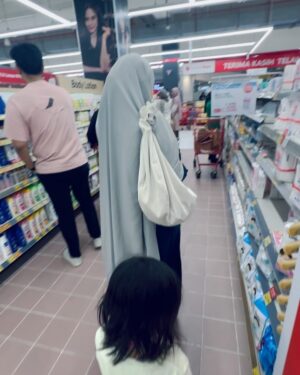 Herfiza Novianti Instagram - Yaaa inilah sayah kalo ikut belanja bulanan š
Ada yg gini juga ?