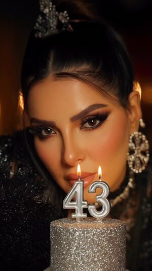 Hiba Al-Durri Instagram - 🎂𝐈𝐭’𝐬 𝐌𝐲 𝐁𝐢𝐫𝐭𝐡𝐝𝐚𝐲
21 | يوليو 🎈.
أودعتُ مِن عُمري عاماً ، و أبتدأ بـ عمري عامٌ جديد ، اللهم في يوم ميلادي أسألك أن تجعلها سنة تضيف لي فرحاً ، اللهم بارك لي فيها ، وأغمرها سعادة بِقُرب من أحب ، اللهم عاماً مُختلف و أجمل مما مضى يا الله 💜.