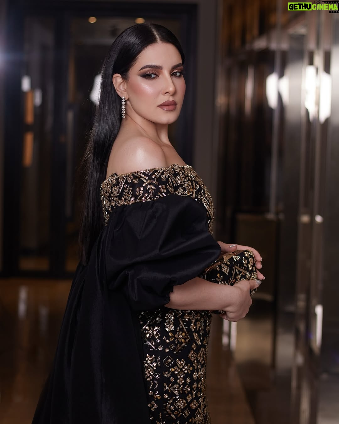 Hiba Al-Durri - 5.6K Likes - اطلالتي الجميله في مهرجان الدانه😍
Stylist: @eliekhallil5
Dress: @labourjoisie
Bag: @scudo_bags
Makeup: @azharhubail
Hairstylist: @zainab.shamlooh
Photographer: @ahm.de17