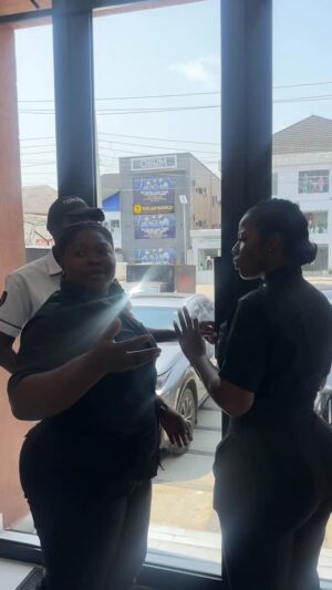Hilda Baci Instagram - After giving these people free publicity on my page, they couldn’t even bless me with free food 😭😭 Someone tell @myfoodbyhilda who I am because this isn’t how to treat a good person like me but ahh, that meal was too delicious! 🥲