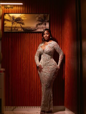 Hilda Baci Instagram - When your mum turns 55 you throw her a 50th party and you all serve and that we definitely did ❤️
Dress @clasikqdiane
Makeup @seun_williams
Hair @hairbyehis
📸 @arshavinjohn