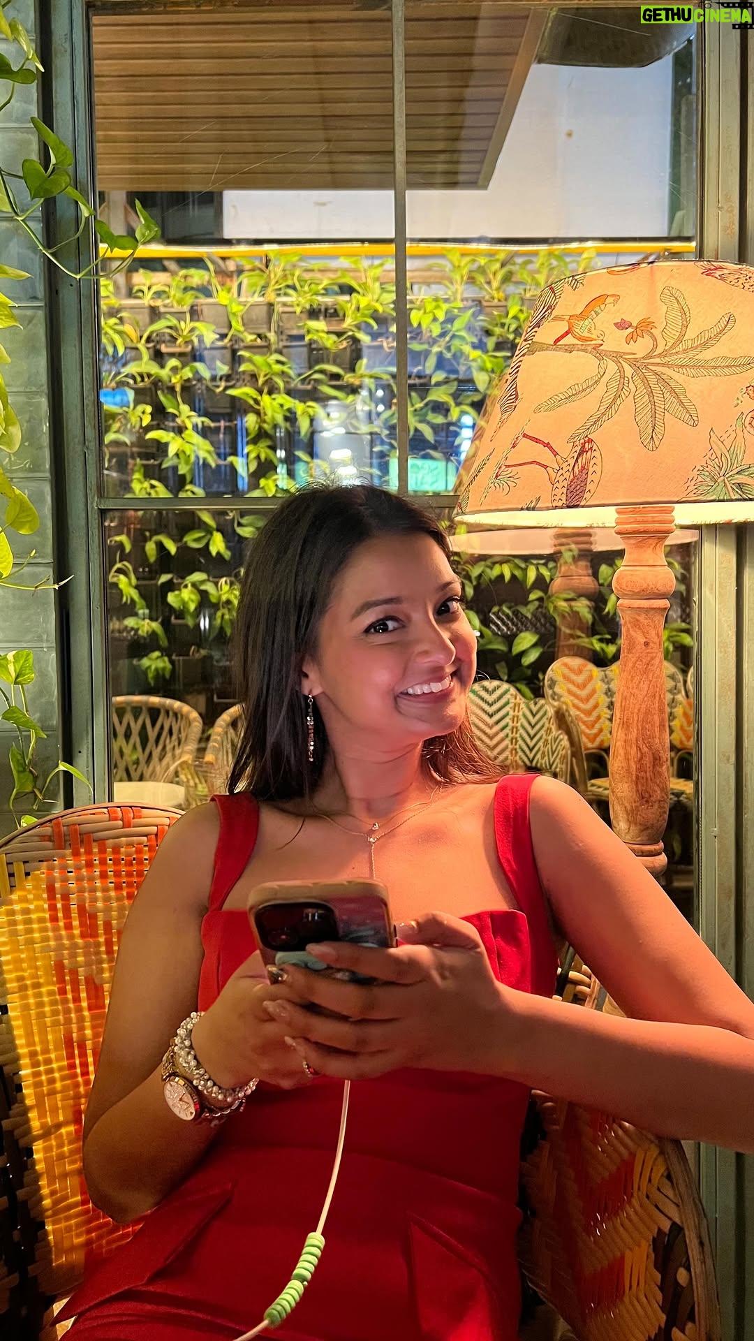 Himadri - 9.7K Likes - What I wore in Europe! Honestly, Kept the outfits very comfy & easy .. BAHOT THANDA THA 🥶🤣 Even though it was summers for "OTHERS" .. IT WAS HELLA COLD for us🤣

#outfits #europe