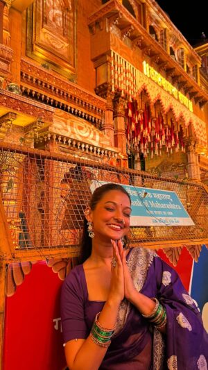 Himadri Instagram - There’s something so magical about first times… my very first Ganpati in Maharashtra felt like home in a way I can’t explain. The chants, the aartis, the smiles, the warmth everything touched my heart so deeply. Some moments aren’t just experiences, they become memories you carry forever 🤍🙏✨
#ganpati #ganpatibappamorya🙏 #ganeshchaturthi