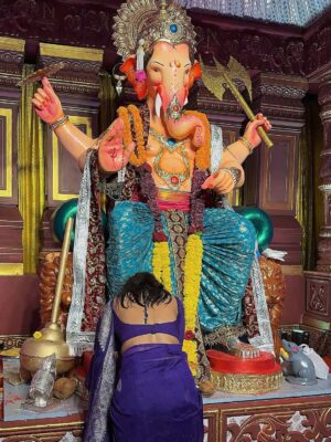 Himadri Instagram - My first Ganpati in Mumbai 😭✨& I couldn't be more Grateful to be able to witness this🙏✨
Thank you Gannu ji 🙏♥️
#ganpati #ganpatibappamorya #ganeshchaturthi #maharashtra #mumbai