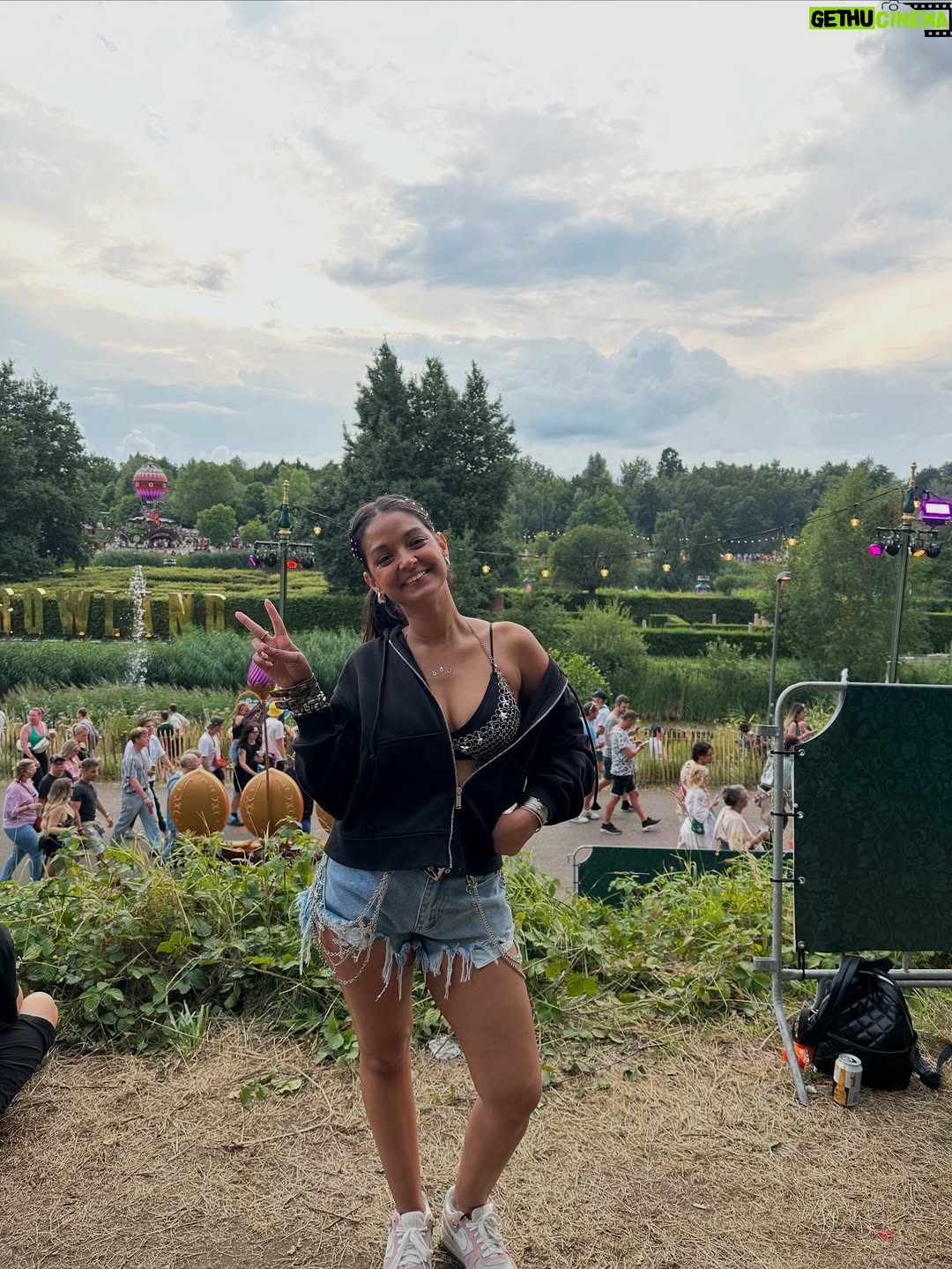 Himadri - 10.2K Likes - Still reeling from the madness ✨🎵 Tomorrowland was INSANE and I'm still trying to find my way back to reality 🌟💥 #TomorrowlandAftermath #StillInRaveMode #tomorrowland #tomorrowland2025
