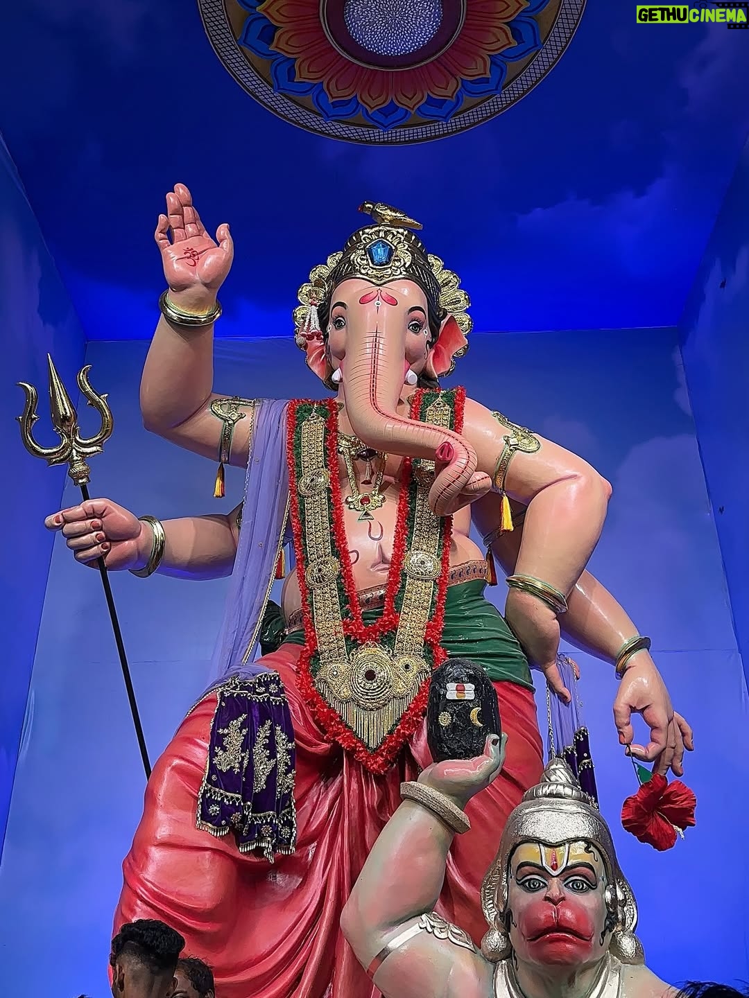 Himadri - 20K Likes - My first Ganpati in Mumbai 😭✨& I couldn't be more Grateful to be able to witness this🙏✨
Thank you Gannu ji 🙏♥️

#ganpati #ganpatibappamorya #ganeshchaturthi #maharashtra #mumbai