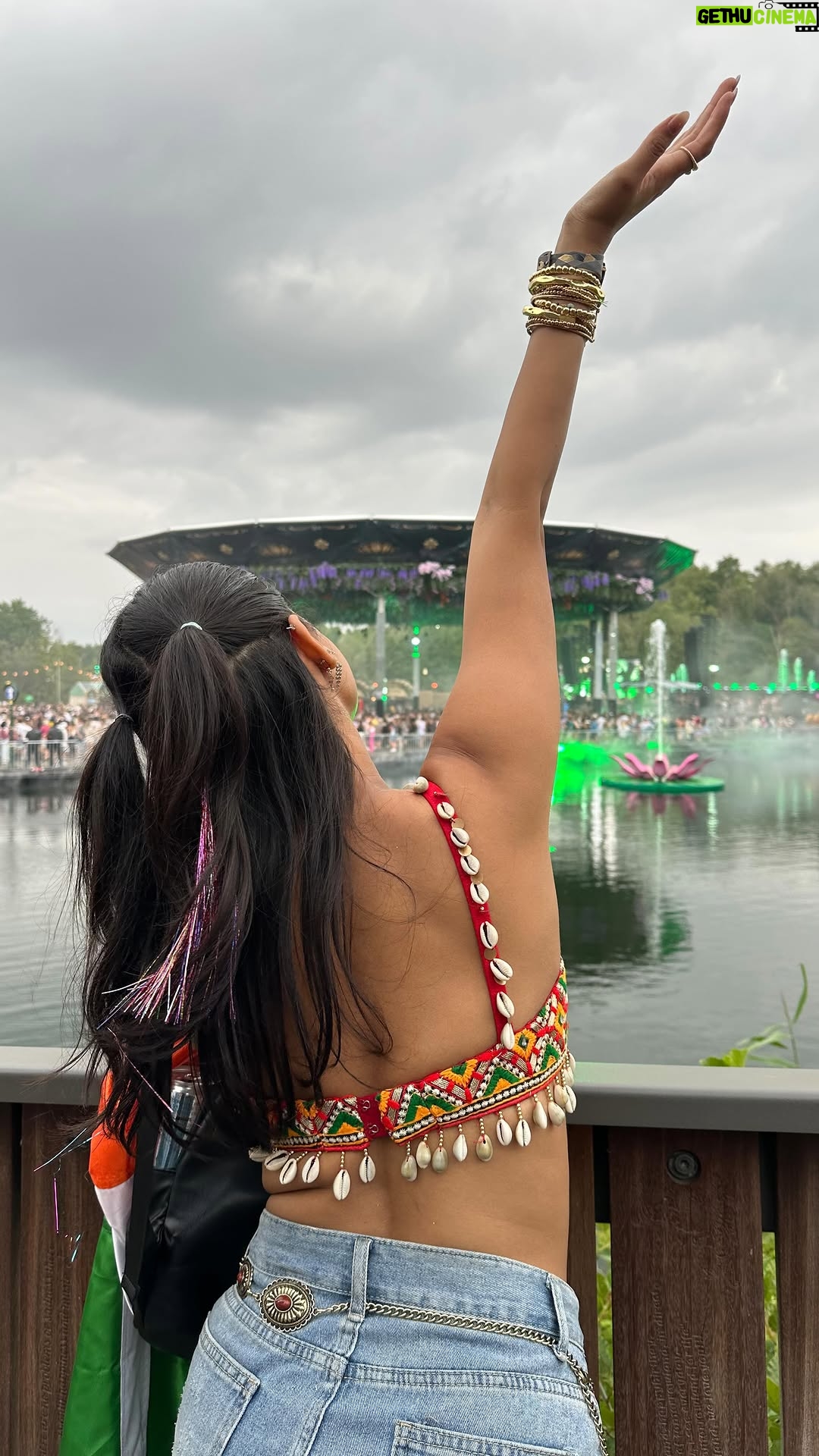 Himadri - 22.8K Likes - POV: You are attending your FIRST @tomorrowland B✨😭✨ Pinch me 

Crazy Day 1! So excited for Day 2🤌

#tomorrowland #tomorrowland2025 #boom