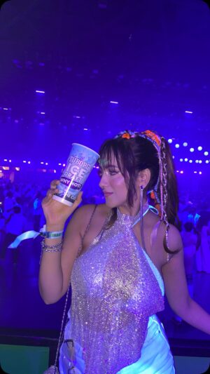 Himani Sharma Instagram - TECHNO DIVA
Sunburn’s The White Soirée lit up the night with DJ Novak & Vidojean and Tuborg Ice Draft kept it crisp, cool, and oh-so-refreshing.
The music, the mood, the energy everything flowed in perfect harmony.
P.S.
DRINK RESPONSIBLY
@tuborg_india
#tiltyourhead
#sunburn
#sunburnarena
#tuborg