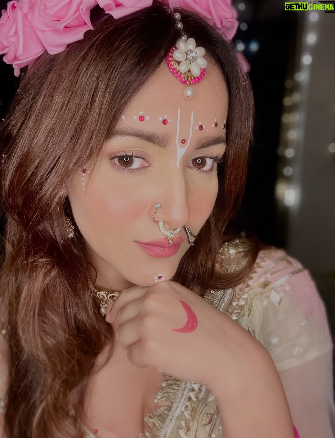 Himani Sharma - 2.9K Likes - हाथी घोड़ा पालकी जय कन्हैया लाल की 🪈 🦚 
..
..
..
..
#radha #radharani #janmashtami #harekṛiṣhna #selfportraits