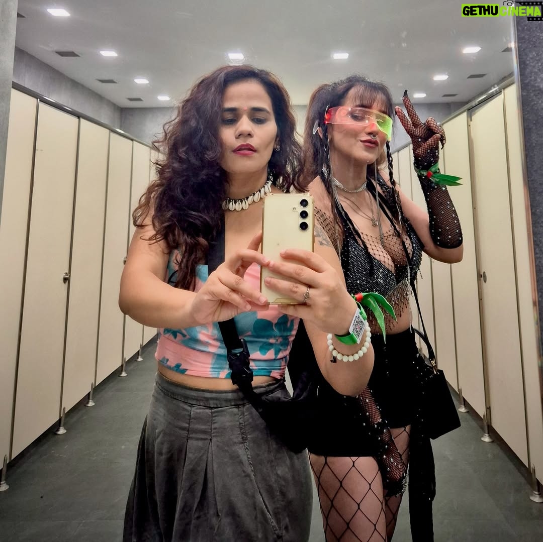 Himani Sharma - 2.2K Likes - NO TECHNO
NO LIFE
KNOW TECHNO
KNOW LIFE 🎶 🎧 
..
@borisbrejcha live in mumbai
..
..
#borisbrejcha #mumbai #techno #technolife #technodressup
