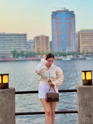 Himanshi Chaudhary Instagram - 🤍🦢