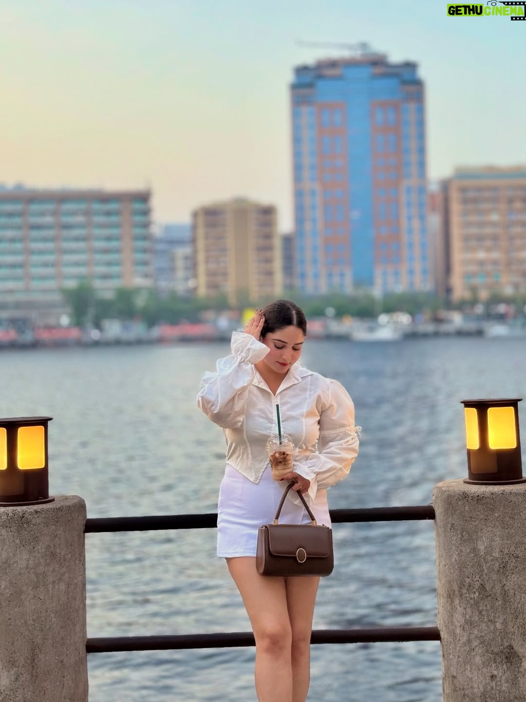 Himanshi Chaudhary - 10.9K Likes - 🤍🦢