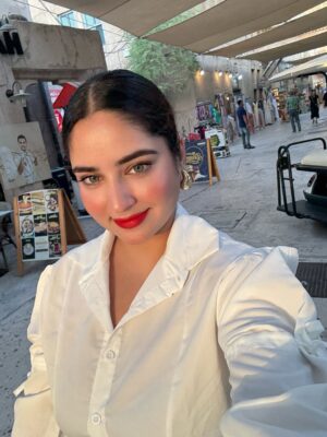 Himanshi Chaudhary Instagram - 🤍🦢