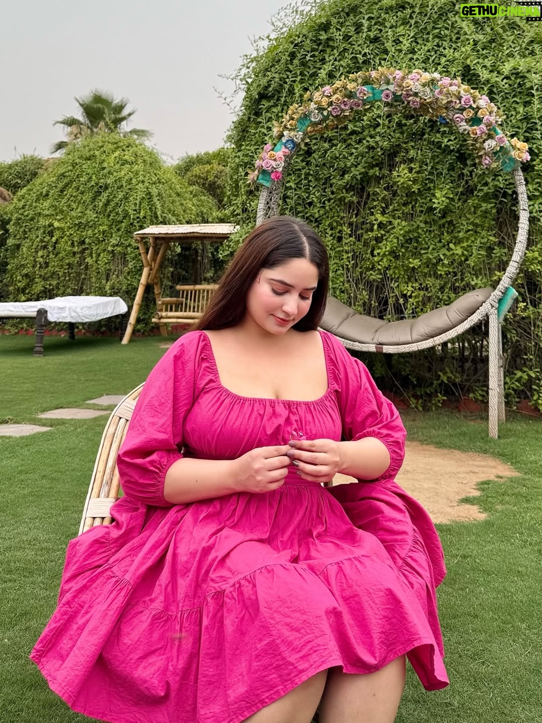 Himanshi Chaudhary - 15.7K Likes - 💕