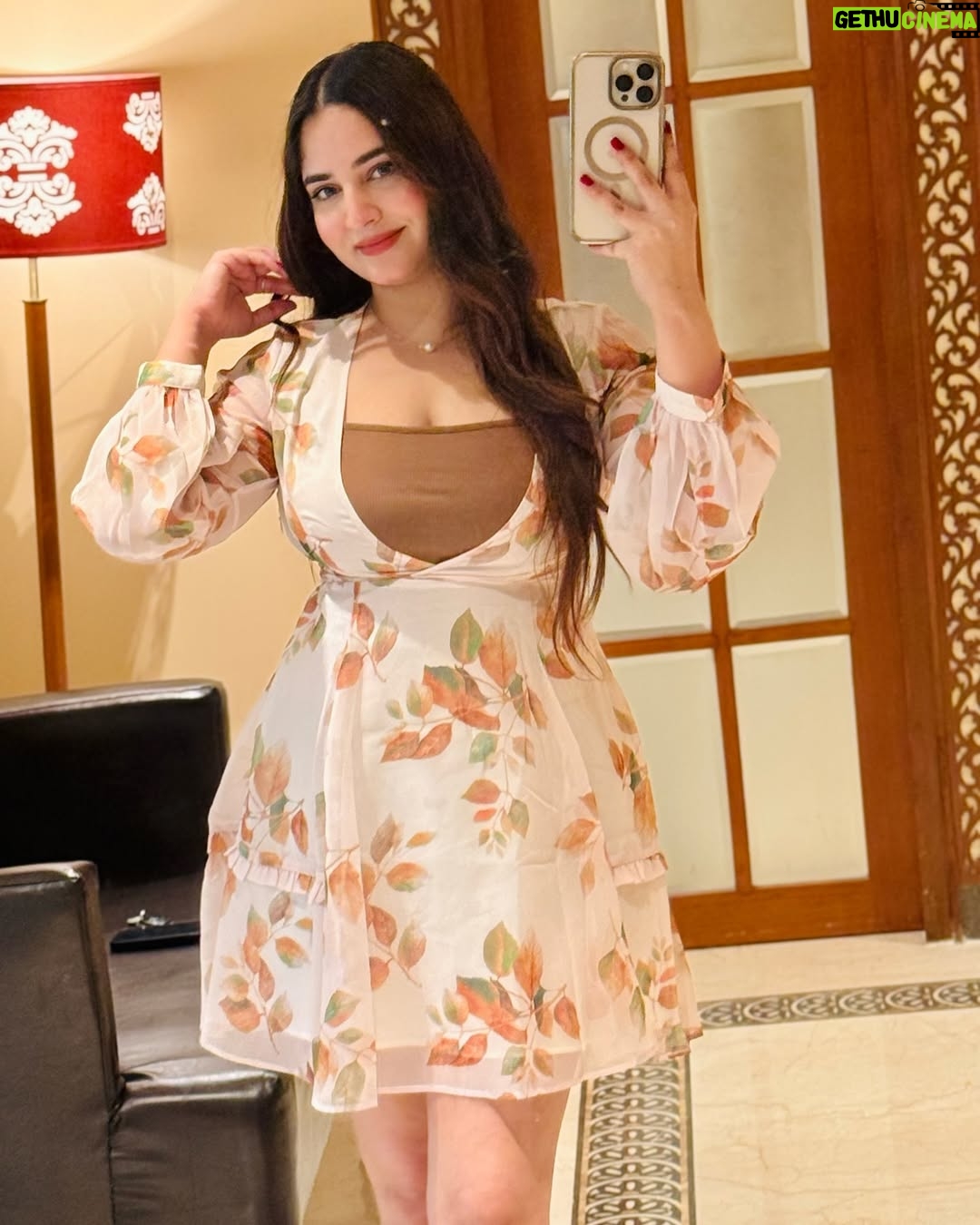 Himanshi Chaudhary - 11.4K Likes - 💛