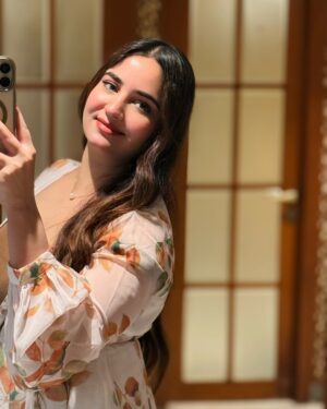 Himanshi Chaudhary Instagram - 💛