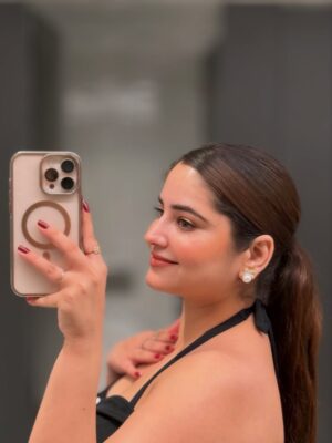 Himanshi Chaudhary Instagram - ❤️