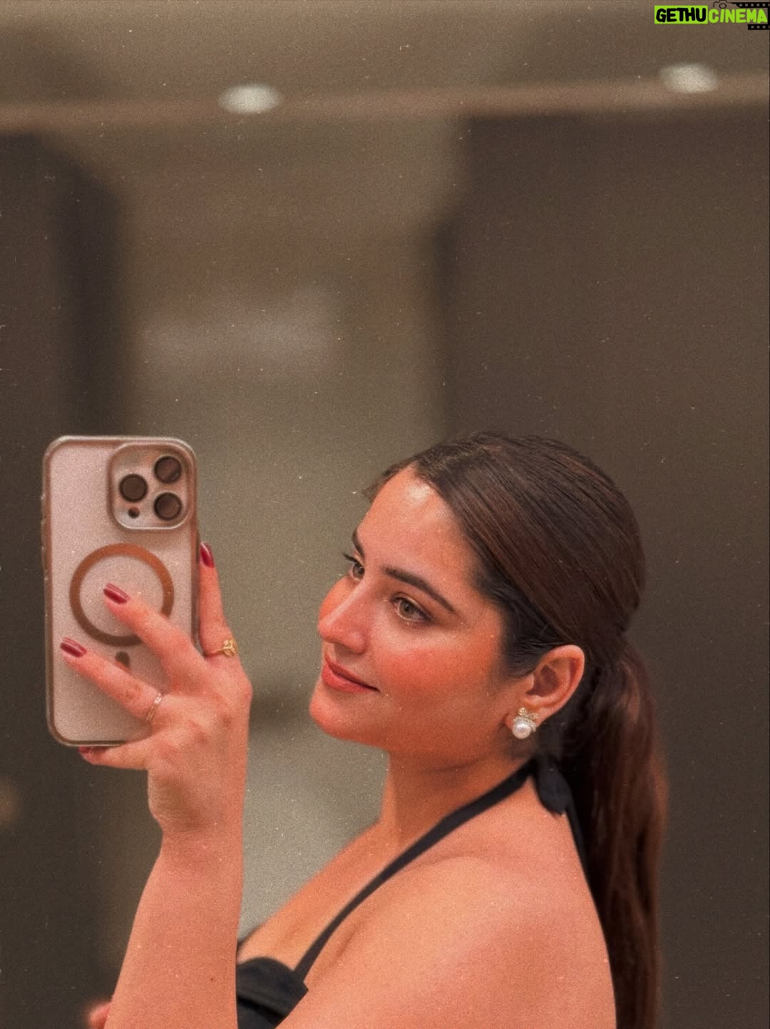 Himanshi Chaudhary - 9.7K Likes - ❤️