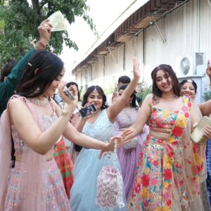 Himanshi Tekwani Instagram -