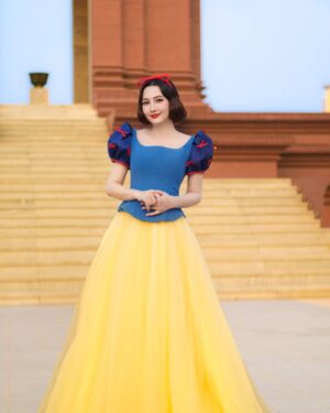 Hin Channiroth Instagram - Snow White ឆ្លៀតដើរលេងភ្នំពេញបន្តិចសិនចាំទៅវិញ 😅🇰🇭❤️