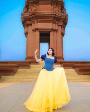 Hin Channiroth Instagram - Snow White ឆ្លៀតដើរលេងភ្នំពេញបន្តិចសិនចាំទៅវិញ 😅🇰🇭❤️