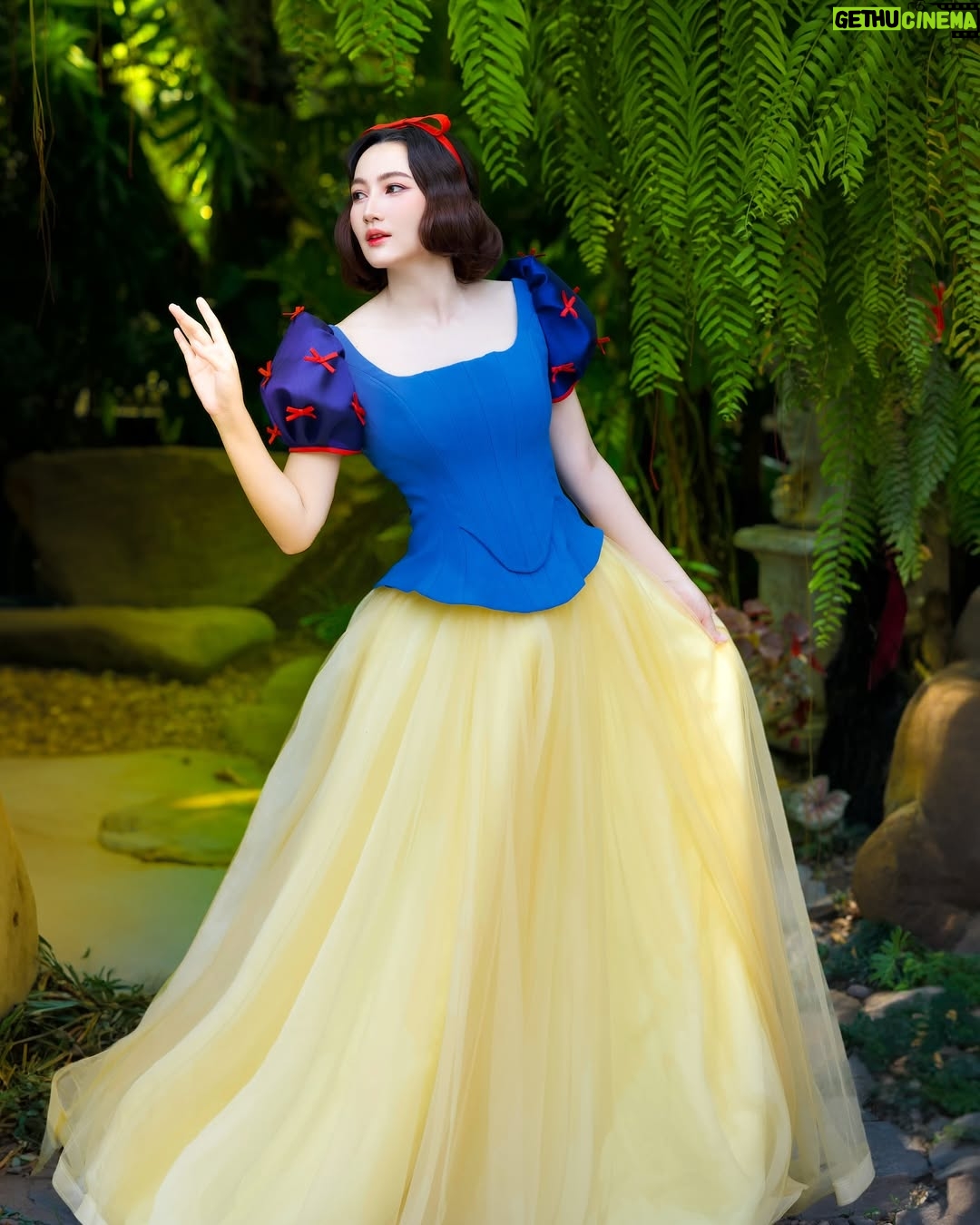 Hin Channiroth - 5.3K Likes - Snow White ឆ្លៀតដើរលេងភ្នំពេញបន្តិចសិនចាំទៅវិញ 😅🇰🇭❤️