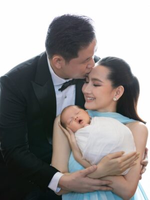 Hin Channiroth Instagram - 8.8.2025 អូន បុត្រចេញខែហើយ
សូមកូនមានមានសុខភាពល្អ ប្រាជ្ញាវាងវៃ ជាក្មេងគោរពចាស់ទុំ ស្តាប់បង្គាប់ ជាកូនល្អ ក្មេងល្អក្នុងសង្គម ❤️😘
Love you ❤️