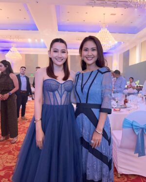 Hin Channiroth Instagram - ក្នុងឱកាសឆ្នាំថ្មី ឆ្នាំសកល២០២៤ ឈានចូល២០២៥ នាងខ្ញុំ សូមគោរពជូនពរ លោកជំទាវ ហ៊ុន ម៉ាណា ព្រមទាំងក្រុមគ្រួសារ ទទួលបាននូវសុខភាពល្អបរិបូរណ៍ កម្លាំងពលំមាំមួន និងជោគជ័យនូវគ្រប់ភារកិច្ច 🙏🏼🙏🏻🙏🏻
Happy new yew boss @mana8888 ❤️😘