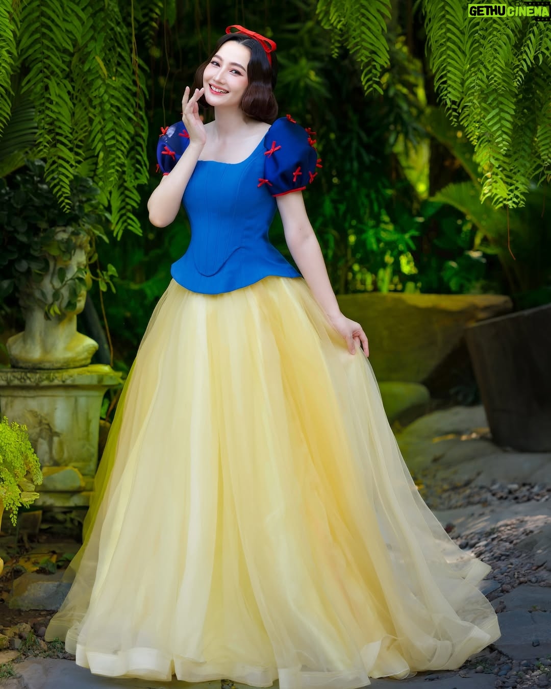 Hin Channiroth - 5.3K Likes - Snow White ឆ្លៀតដើរលេងភ្នំពេញបន្តិចសិនចាំទៅវិញ 😅🇰🇭❤️