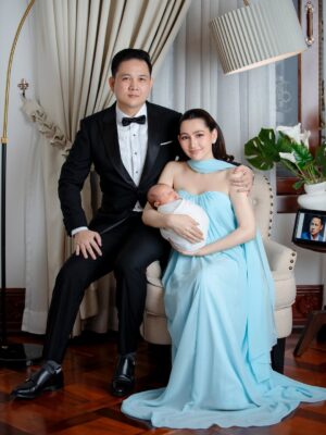 Hin Channiroth Instagram - 8.8.2025 អូន បុត្រចេញខែហើយ
សូមកូនមានមានសុខភាពល្អ ប្រាជ្ញាវាងវៃ ជាក្មេងគោរពចាស់ទុំ ស្តាប់បង្គាប់ ជាកូនល្អ ក្មេងល្អក្នុងសង្គម ❤️😘
Love you ❤️