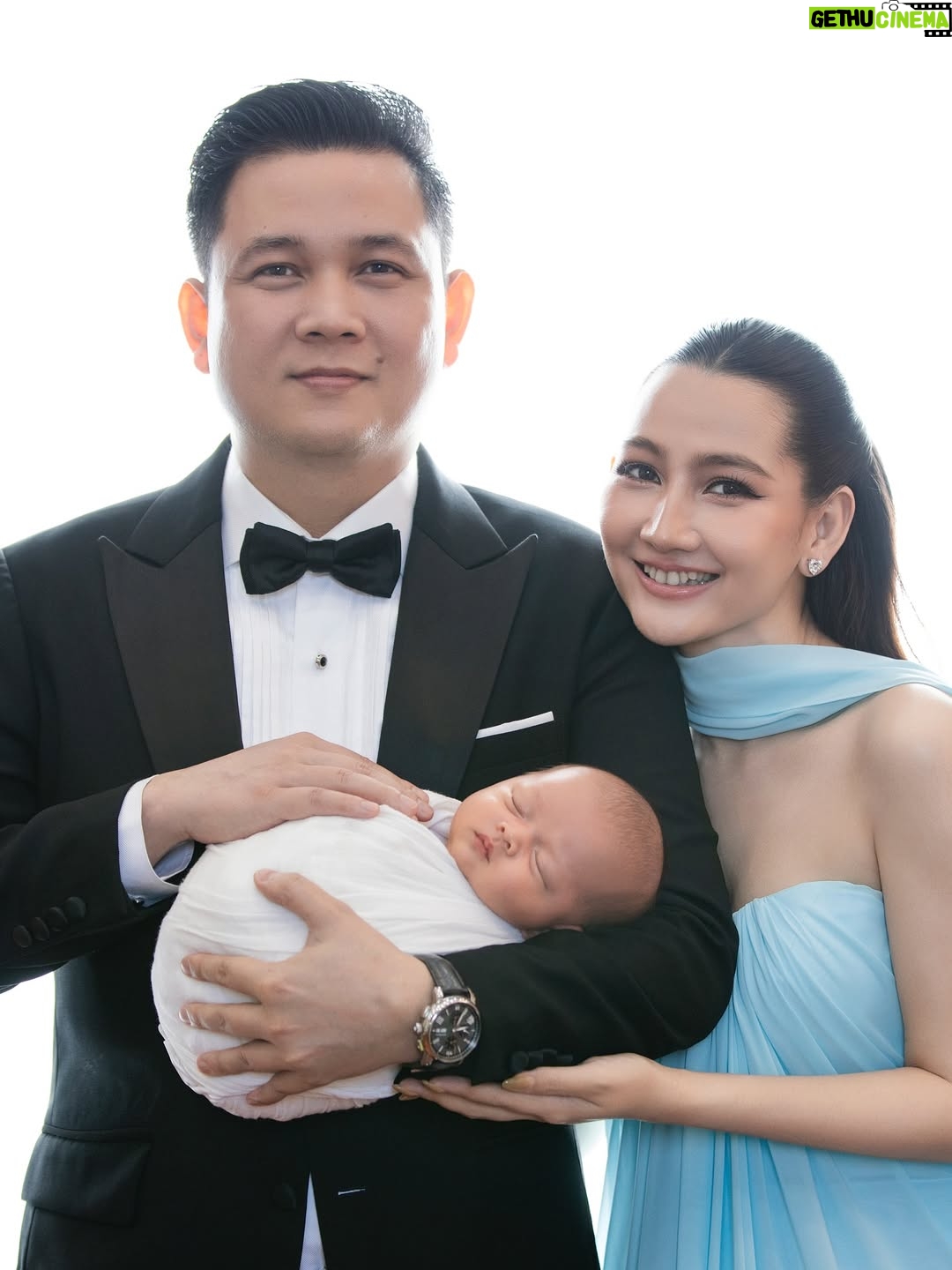 Hin Channiroth - 7.1K Likes - 8.8.2025 អូន បុត្រចេញខែហើយ 
សូមកូនមានមានសុខភាពល្អ ប្រាជ្ញាវាងវៃ ជាក្មេងគោរពចាស់ទុំ ស្តាប់បង្គាប់ ជាកូនល្អ ក្មេងល្អក្នុងសង្គម ❤️😘
Love you ❤️