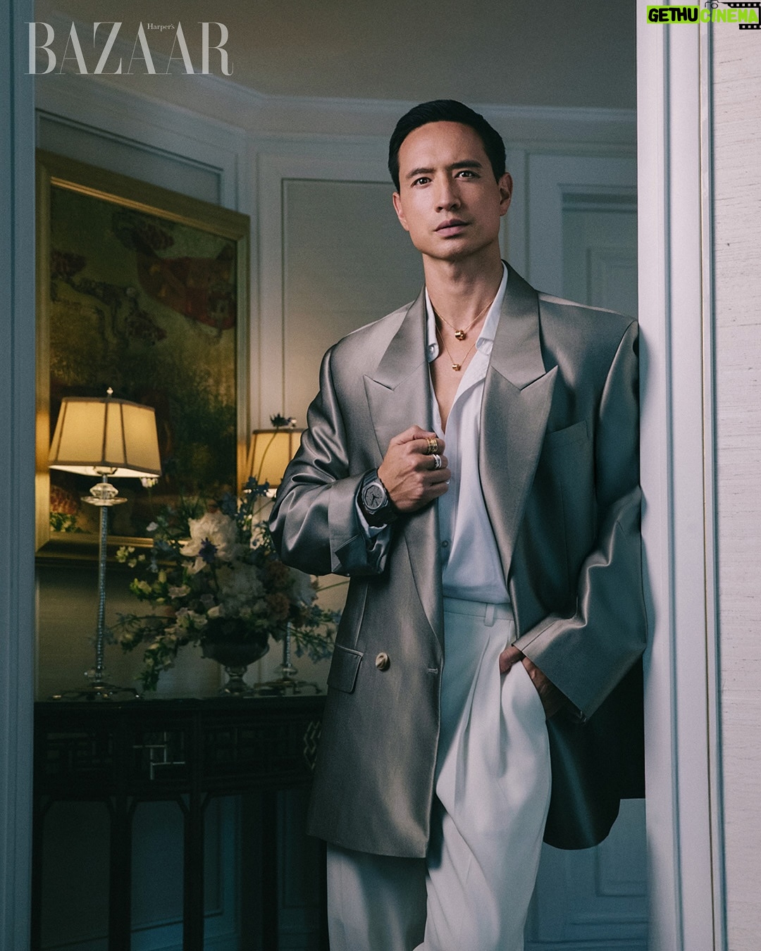 Ho Ngoc Ha - 21K Likes - Beautiful moments ❤️ thank you @bvlgari and @bazaarvietnam @jc.babin 

Creative Director: Lee Khuất
Photographer: Mạnh Bi
Fashion Director: Kye Nguyễn
Editor: Duyên Nguyễn.
Stylist: Tiên Nguyễn (Kye Agency)
Makeup: Huyền Lê
Hair: Ruby Nguyễn
Lighting: Việt Trần, Từ Triệu Tạp.
Home Decoration: Atrium Vietnam 
Flower: Hoa Tươi Royal
Location: Park Hyatt Saigon

#HoNgocHaKimLy #HoNgocHa #KimLy 
#BVLGARI #BVLGARIVN #BvlgariJewelry #BvlgariWatches
#EternallyIconic
#HarpersBazaar #BazaarVietnam
#RoyalflowerThaoDien 
#ParkHyattSaigon