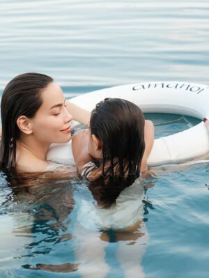 Ho Ngoc Ha Instagram - Me and my girl 🌹
@amanoi
#travel #relax #resort