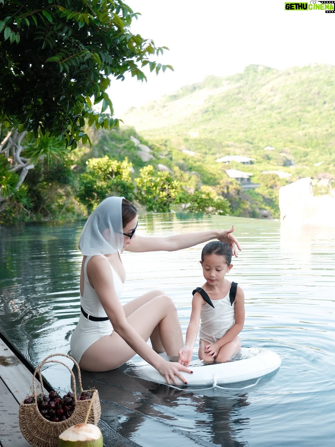 Ho Ngoc Ha - 22.7K Likes - Me and my girl 🌹
@amanoi 
#travel #relax #resort