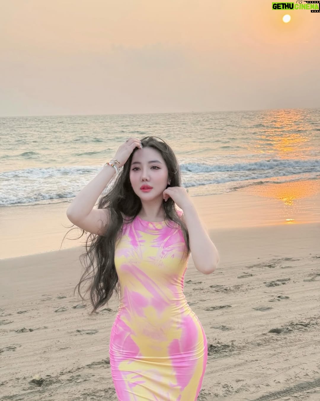 Hsu Eaint San - 1.5K Likes - လွမ်းနေပီဆိုလို့ 🤭

#EMPRESS_HSU 🍀🌟💎😇
 *ဆုအိမ့်စံ*👸🏻