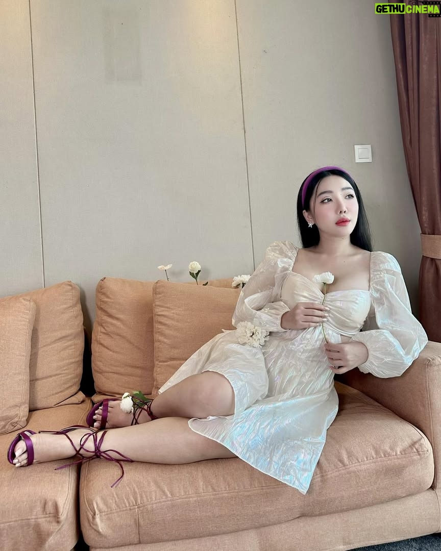 Hsu Eaint San - 3.2K Likes - အိမ်မက်ထဲ တို့ဆုံမယ် … 🤍အပိုမပြောပါ ခလေးလေးရယ်

#EMPRESS_HSU 🍀🌟💎😇
 *ဆုအိမ့်စံ*👸🏻