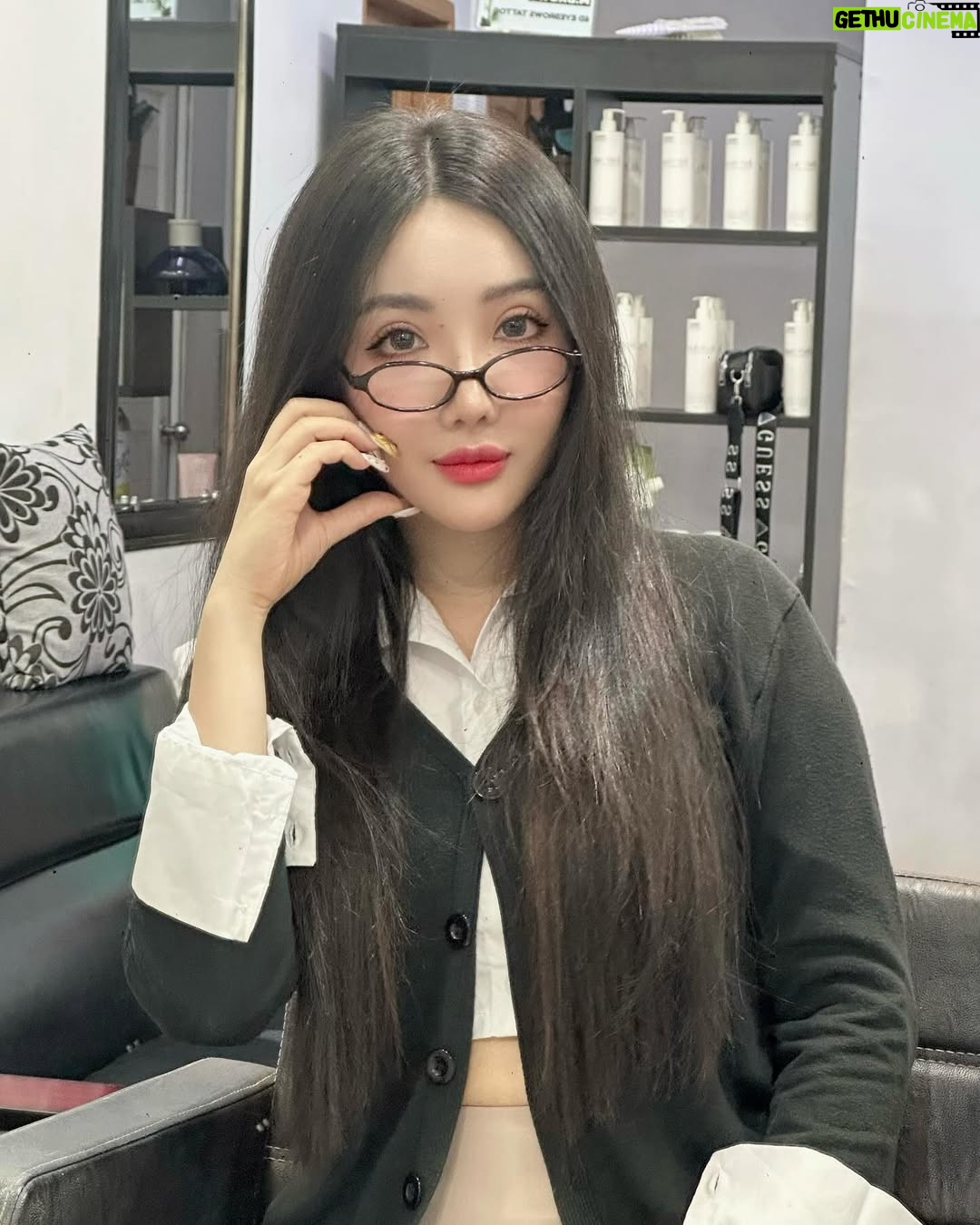 Hsu Eaint San - 1.2K Likes - အရမ်းလွမ်းနေပီ ပြောလို့ … 🫶🏻